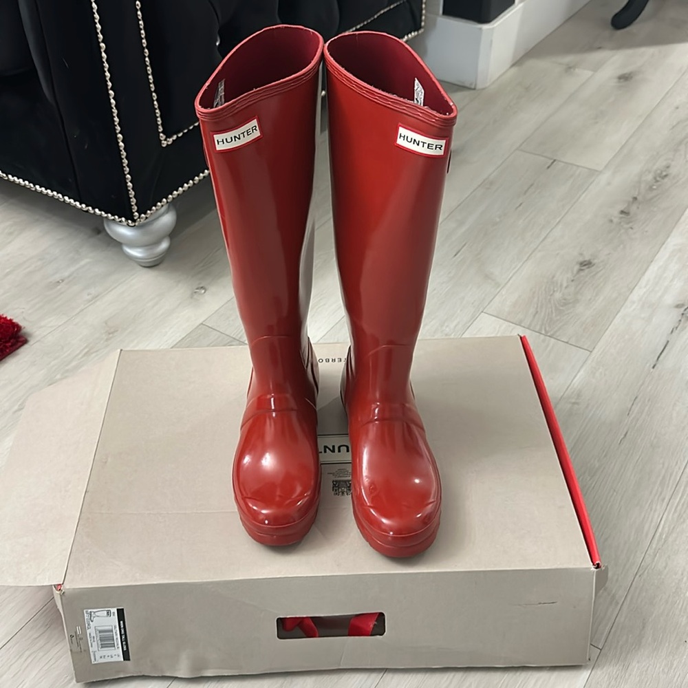 Women’s red Hunter boots size 8